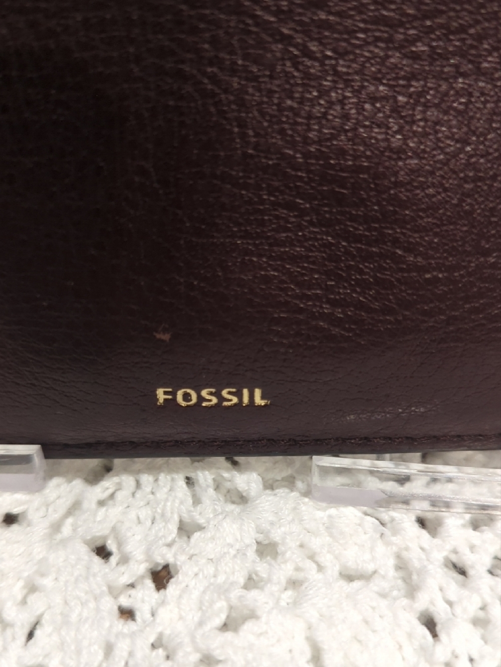 Fossil Leather Card Wallet in Deep Wine with Gold Hardware - Picture 7 of 7